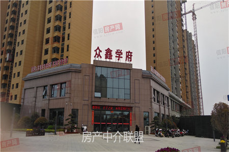 城东青建一品3室2厅1卫105m2毛坯房